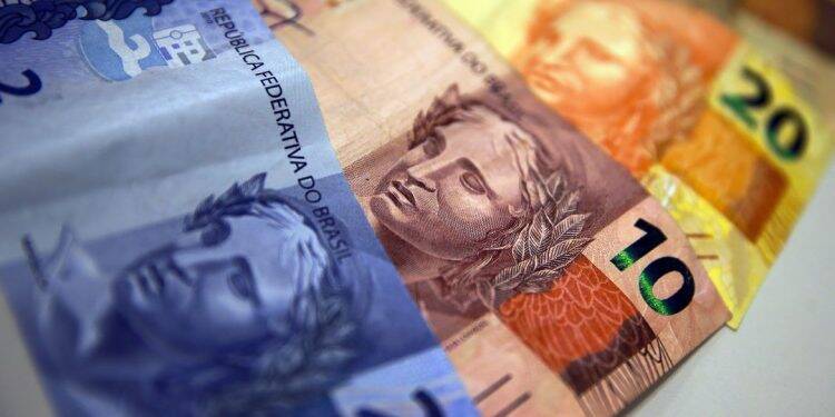 Endividamento aumenta entre famílias mais pobres em julho