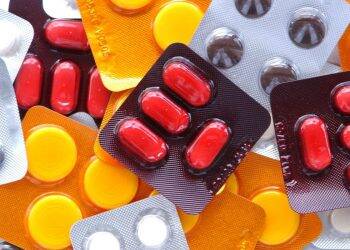 OMS vê primeiros resultados de testes com medicamentos para covid-19