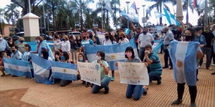 Argentinos de Iguazú se manifestam contra quarentena ‘interminável’