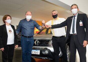 Após ação na Itaipu, Renault doa veículo para projeto social de Foz do Iguaçu