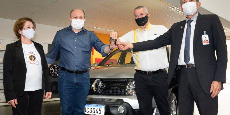 Após ação na Itaipu, Renault doa veículo para projeto social de Foz do Iguaçu