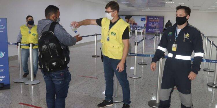 Aeroporto de Foz do Iguaçu é o primeiro do Brasil a receber certificação contra Covid-19