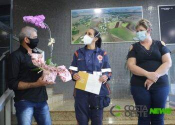 Socorrista que salvou vítima de acidente na BR-277 é homenageada