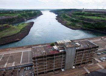 Itaipu aumenta em 12% a produção de energia para ajudar no escoamento da safra paraguaia