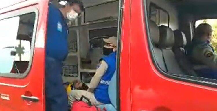 Homem leva quatro tiros e invade escola para se salvar no Lagoa Dourada