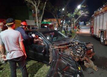 Acidente no Morumbi II deixa veículos destruídos