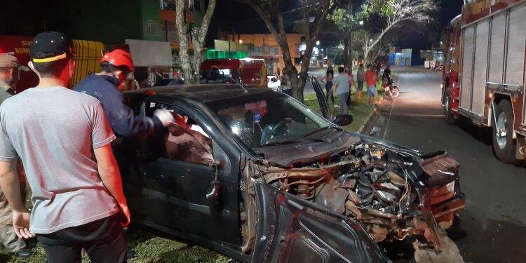 Acidente no Morumbi II deixa veículos destruídos