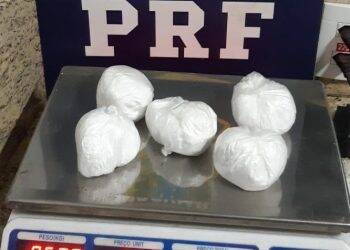 PRF flagra adolescente com cocaína colada ao corpo em Santa Terezinha