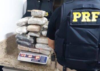 Passageira de transporte por aplicativo é flagrada com drogas pela PRF em Santa Terezinha