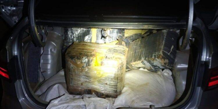 BPFron e PF apreende mais de 400 kg de maconha em Foz em porto clandestino