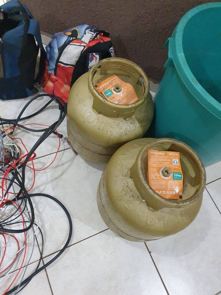 Homens são detidos pela Guarda Municipal com botijões de gás furtados