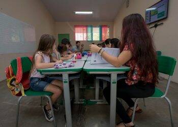 Pesquisadores da UNILA publicam informe com orientações para planejamento do retorno seguro às aulas