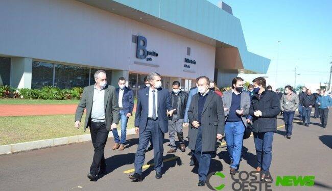 Itaipu e Lar Cooperativa, com prefeitos, traçam novos investimentos na região oeste