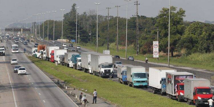 Governo certifica pontos de parada e descanso em rodovias
