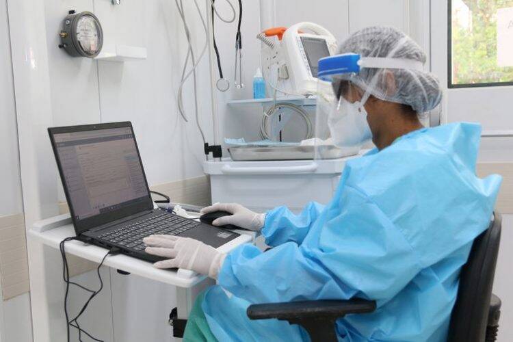 Entenda como é feita média móvel de casos de Covid-19