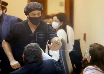 “Reparação social” de Ronaldinho e Assis ajudará menina com atrofia muscular