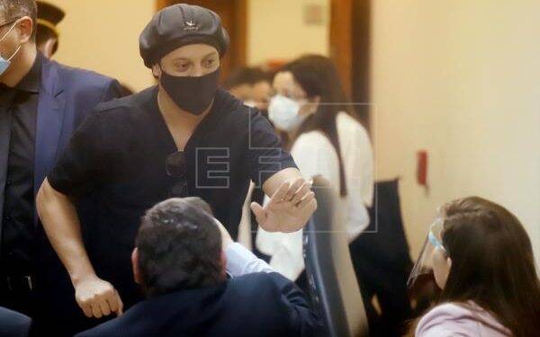 “Reparação social” de Ronaldinho e Assis ajudará menina com atrofia muscular