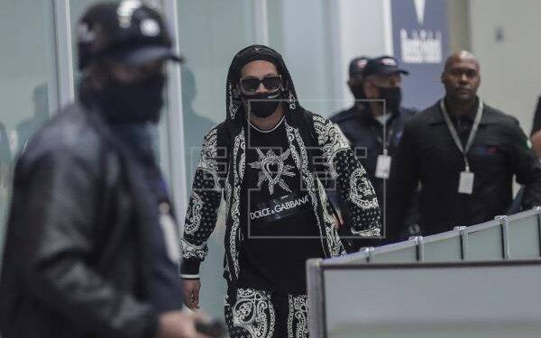 Fim da novela paraguaia de Ronaldinho Gaúcho