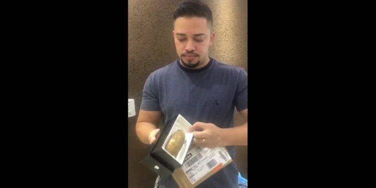 Homem compra celular pela internet e recebe mandioca