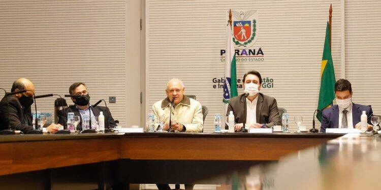 Paraná já conta com R$ 200 milhões para compra de vacinas contra Covid-19