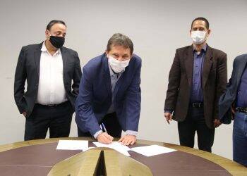 Foz assina termo de cooperação técnica e compartilhamento de dados com a Secretaria de Segurança Pública