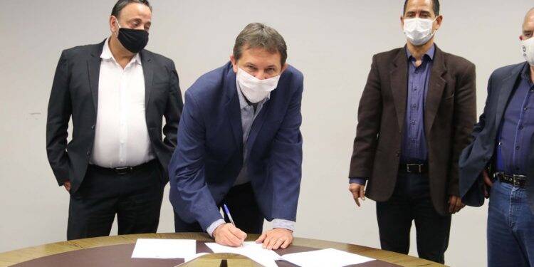 Foz assina termo de cooperação técnica e compartilhamento de dados com a Secretaria de Segurança Pública