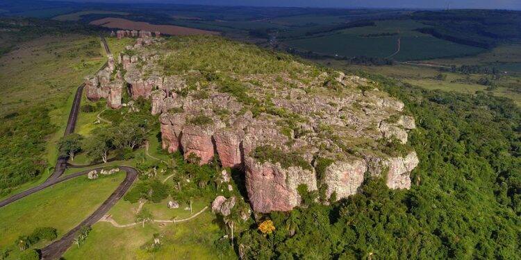 Setor do turismo no Paraná debate retorno das atividades pós-pandemia