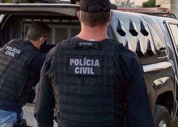 Polícia Civil prende suspeitos de distribuir álcool em gel adulterado para o Estado