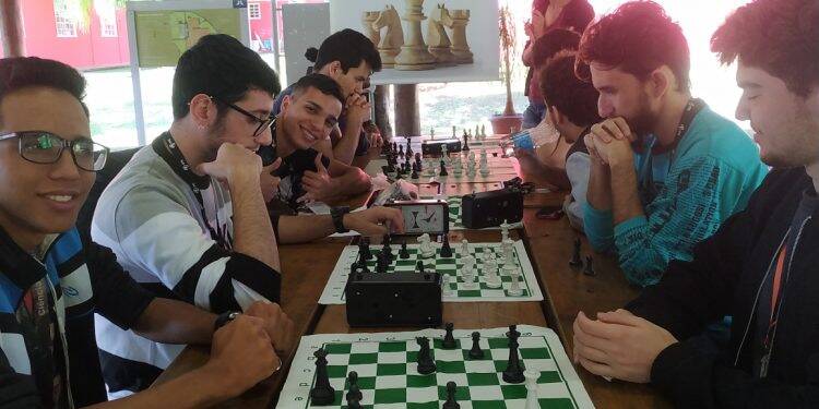 UNILA oferece curso de xadrez on-line para a comunidade