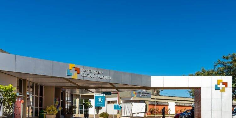 Hospital Costa Cavalcanti usa tecnologias de ponta para tratar pacientes com a covid-19
