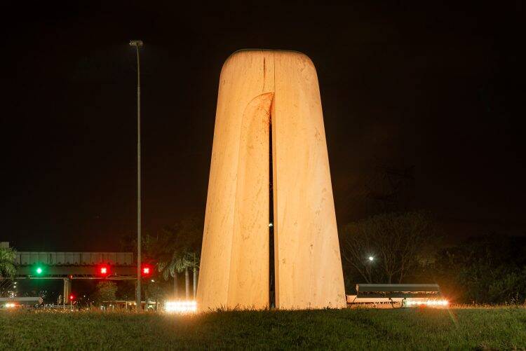 Dia Mundial de Prevenção ao Suicídio: estruturas da Itaipu seguem iluminadas nos tons do Setembro Amarelo