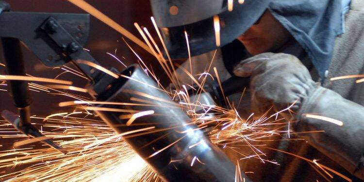 Confiança da indústria atinge maior nível desde janeiro de 2013