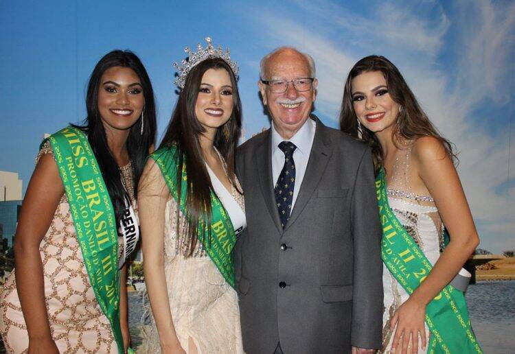 Miss Foz, eleita Miss Paraná, vai a Albânia para concorrer o Miss Globo