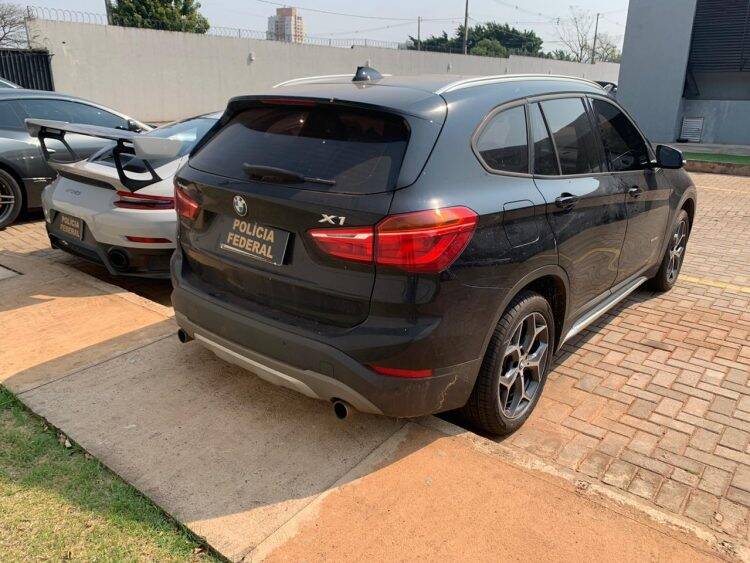 Operação da PF apreende veículos de luxo superesportivos em Maringá