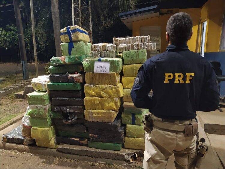 Em menos de 02 horas, PRF realiza três apreensões de maconha em Santa Terezinha