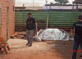 Rapaz é assassinado no Bubas e após perícia, casa da vítima é incendiada