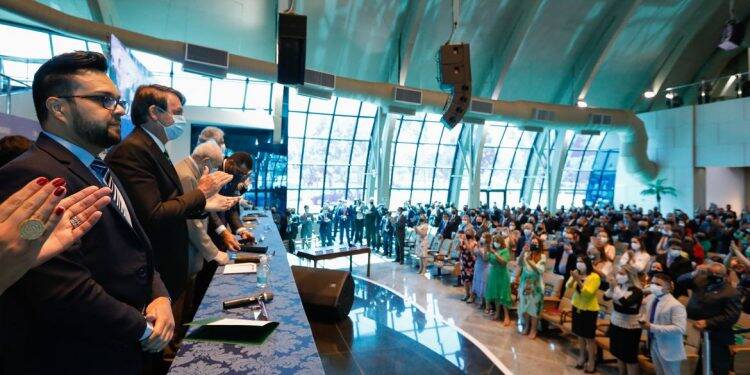 Bolsonaro diz que país está em fase final de “grande provação”