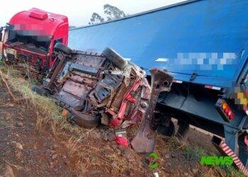 Acidente entre carreta e carro é registrado na BR-277 em Matelândia