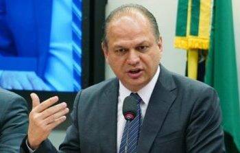 Líder do Governo apresenta projeto para sustar promoção indevida a procuradores federais