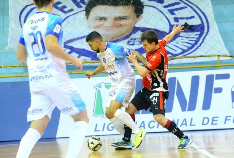 Joinville vence Foz Cataratas pela Liga