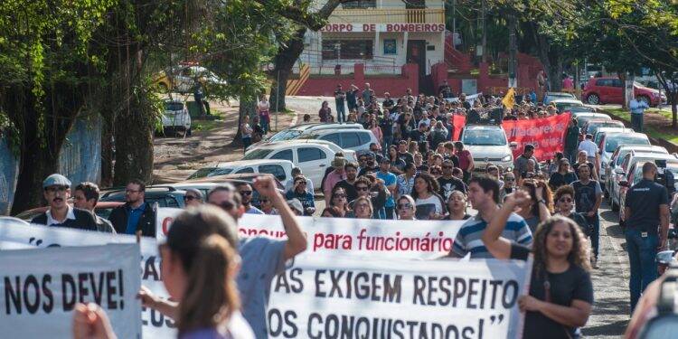 Educadores de Foz e região defenderão greve em prol da vida durante assembleia estadual