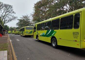 Transporte Coletivo já está paralisado; vans podem oferecer transporte alternativo