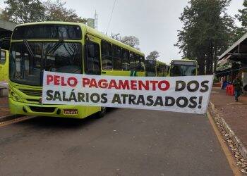 Transporte Coletivo já está paralisado; vans podem oferecer transporte alternativo