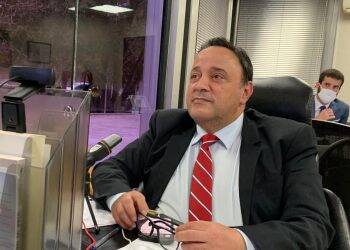 Assembleia adia projeto que trata das custas cobradas nos cartórios do Paraná