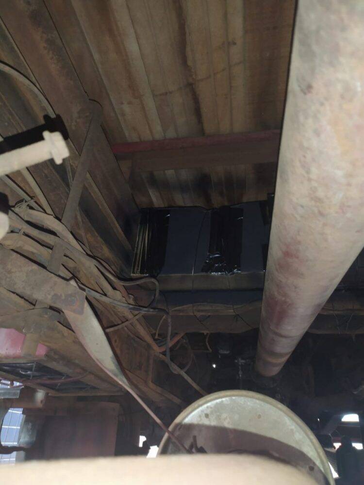 Receita Federal apreende dois veículos carregados com mercadorias