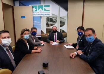 Ricardo Barros discute com Receita Federal alterações para free shop na fronteira