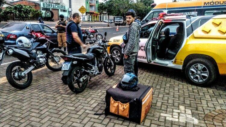 Forças de segurança realizam blitz para fiscalizar motocicletas irregulares em Foz