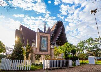 Itaipu prepara Natal de Luz com projeção mapeada no prédio da Catedral da Vila A