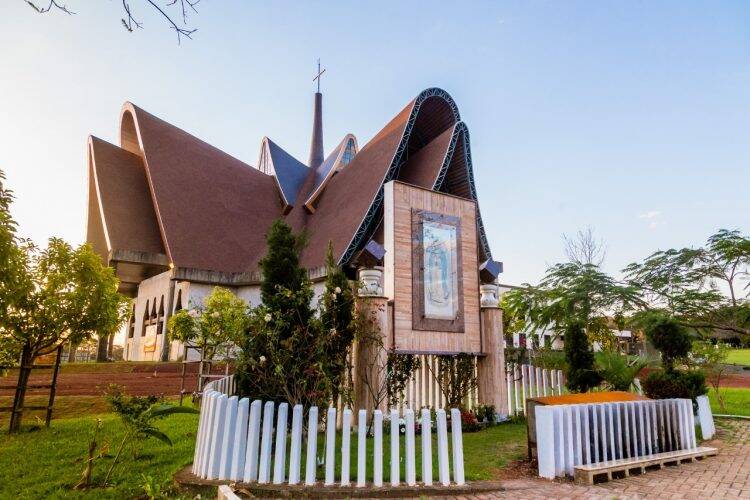 Itaipu prepara Natal de Luz com projeção mapeada no prédio da Catedral da Vila A