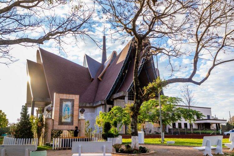Itaipu prepara Natal de Luz com projeção mapeada no prédio da Catedral da Vila A